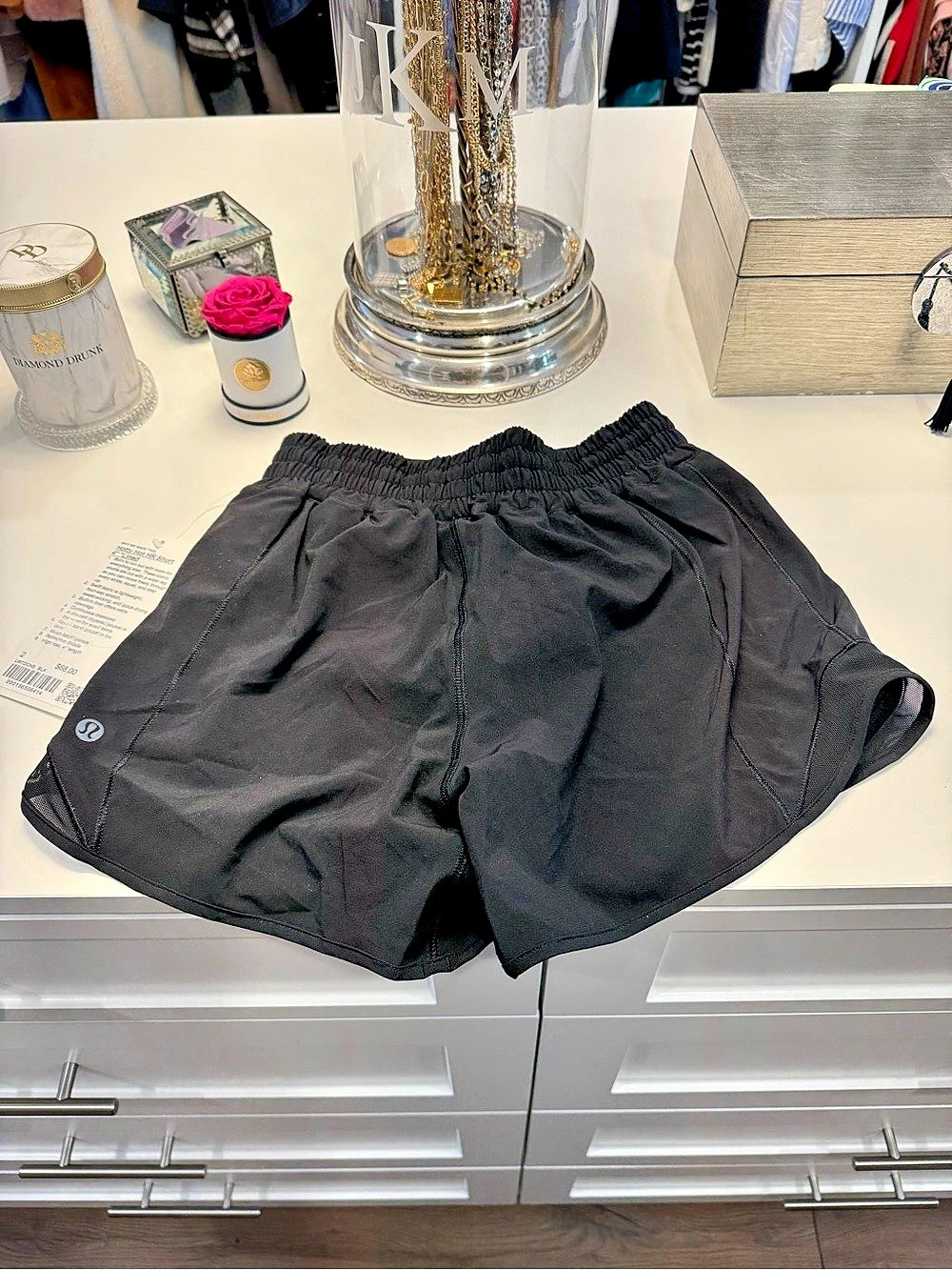Lululemon Hotty Hot HR Short 4" Lined Athletic Shorts in Black Size 2 NWT